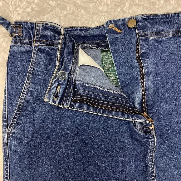 Lauren Jeans Co. Ralph Lauren High Waisted Stretch Denim Skirt, Size 12 - Picture 7 of 9